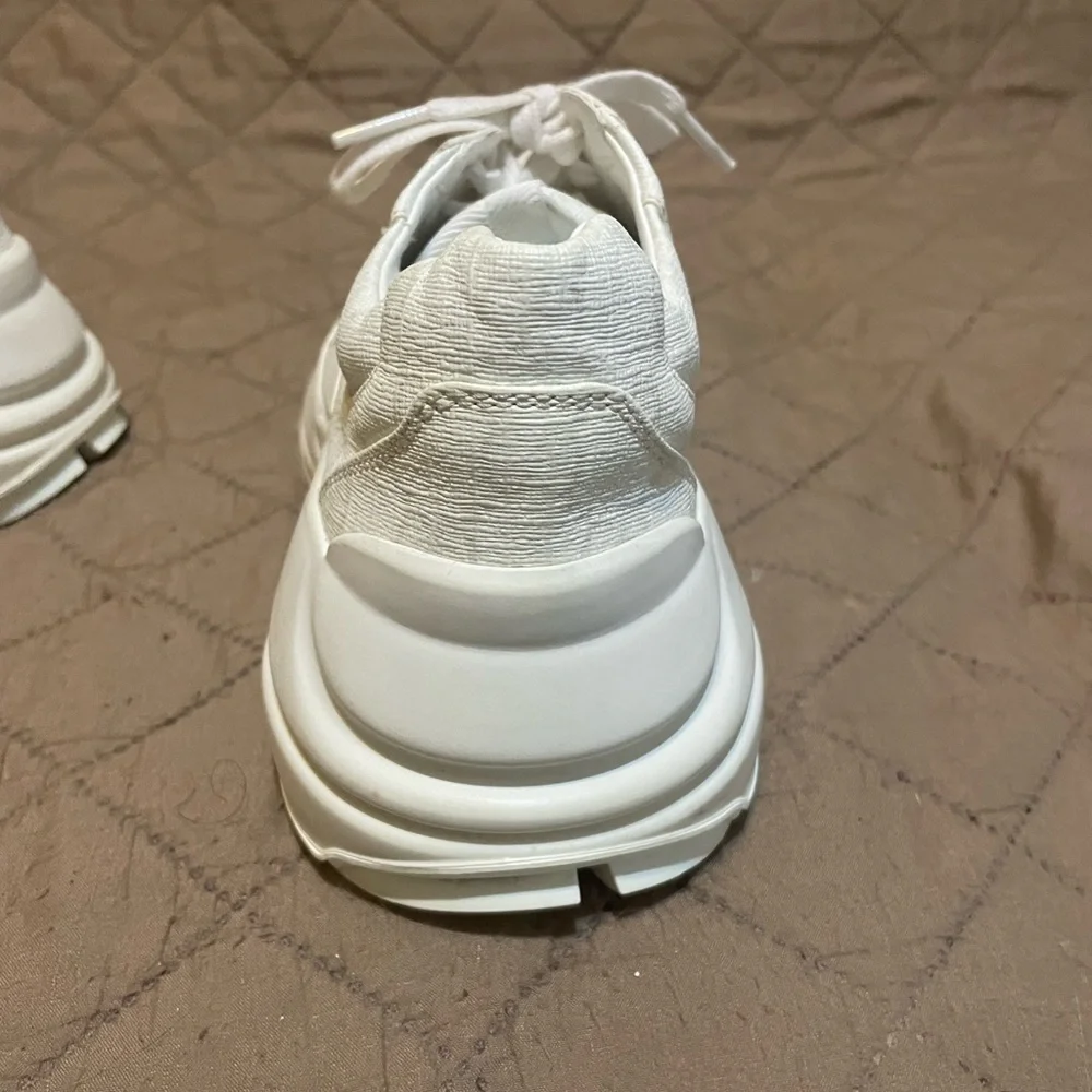 Authentic Gucci White GG Supreme Canvas Rhyton Sneakers - Picture 10 of 13